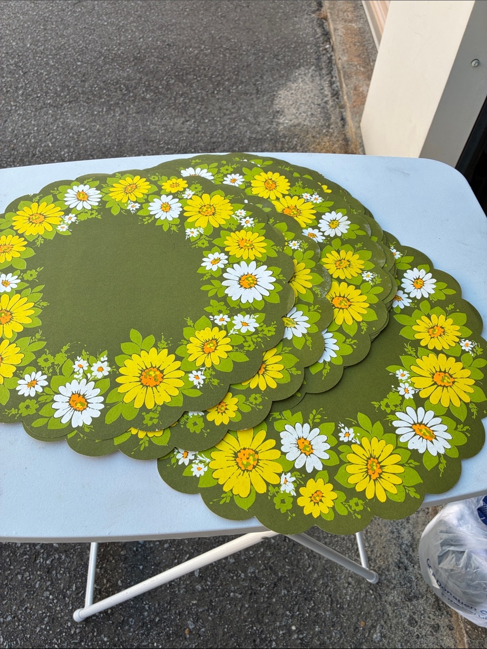 Vintage Floral Round Placemats Paper- Olive Green and Yellow